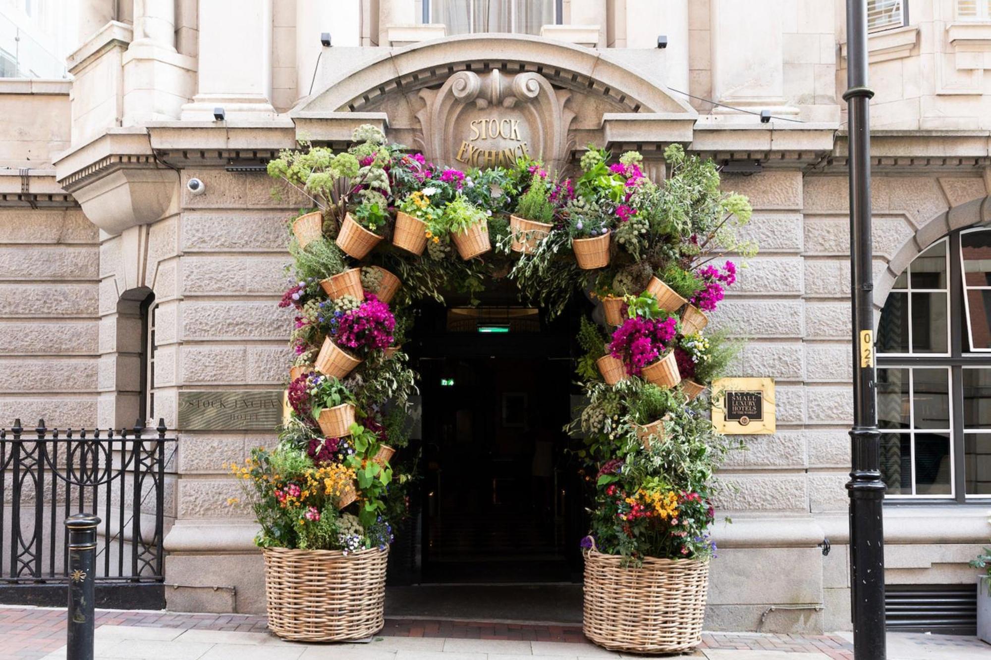 Stock Exchange Hotel, Manchester, Autograph Collection מראה חיצוני תמונה The entrance to the hotel