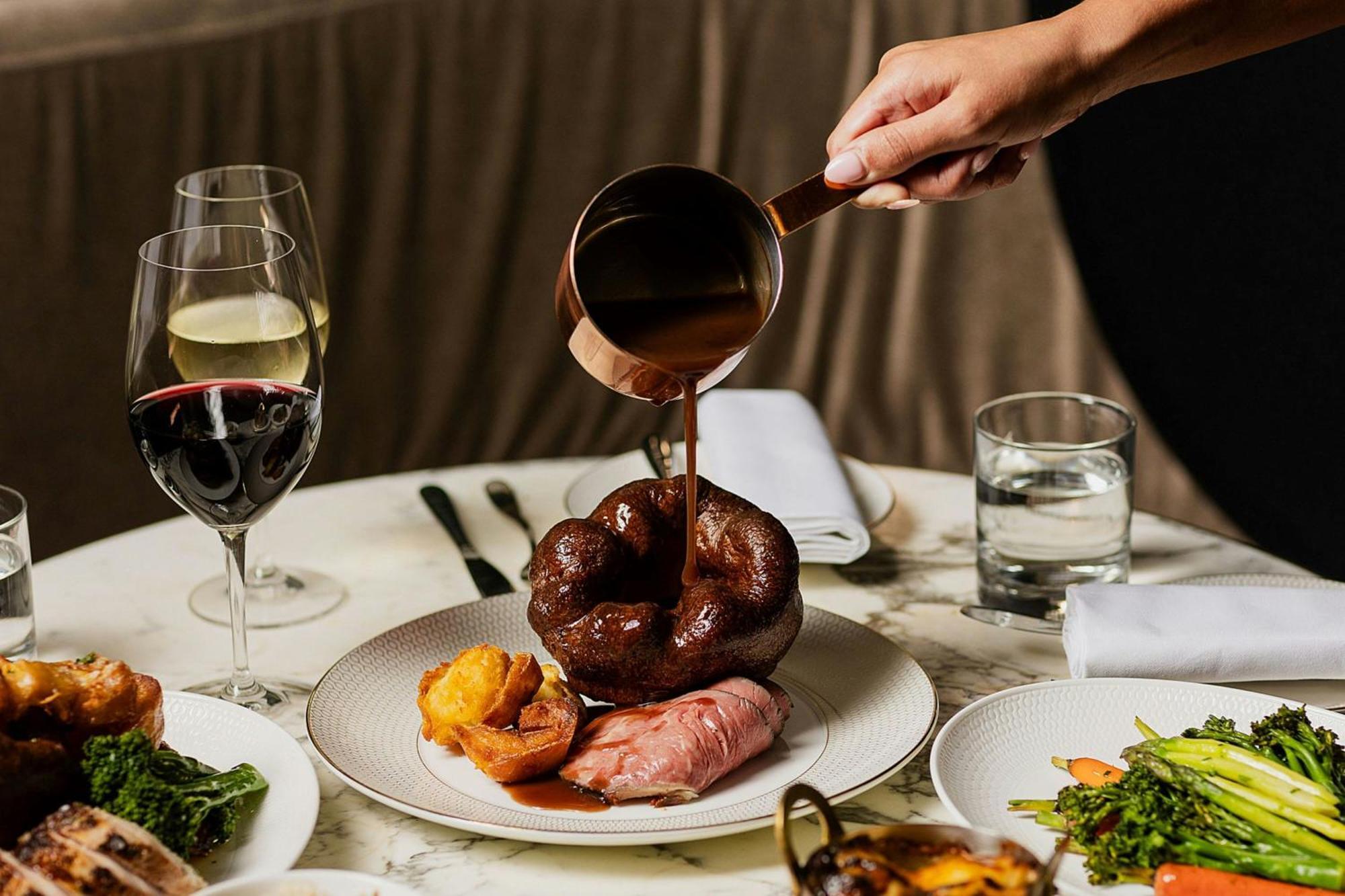 Stock Exchange Hotel, Manchester, Autograph Collection מראה חיצוני תמונה A traditional Sunday roast