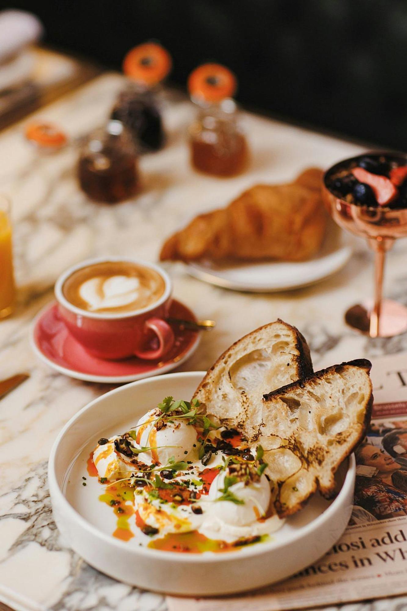 Stock Exchange Hotel, Manchester, Autograph Collection מראה חיצוני תמונה A typical breakfast in Paris